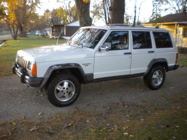 1990 Jeep Cherokee Laredo "low Miles - No rust" 1990 Jeep Cherokee Larero