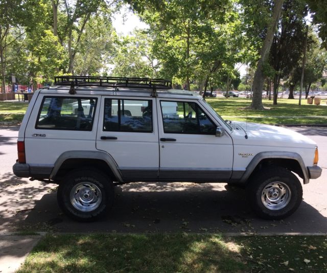 1990 Jeep Cherokee Laredo 4X4 1989 Jeep Cherokee Laredo