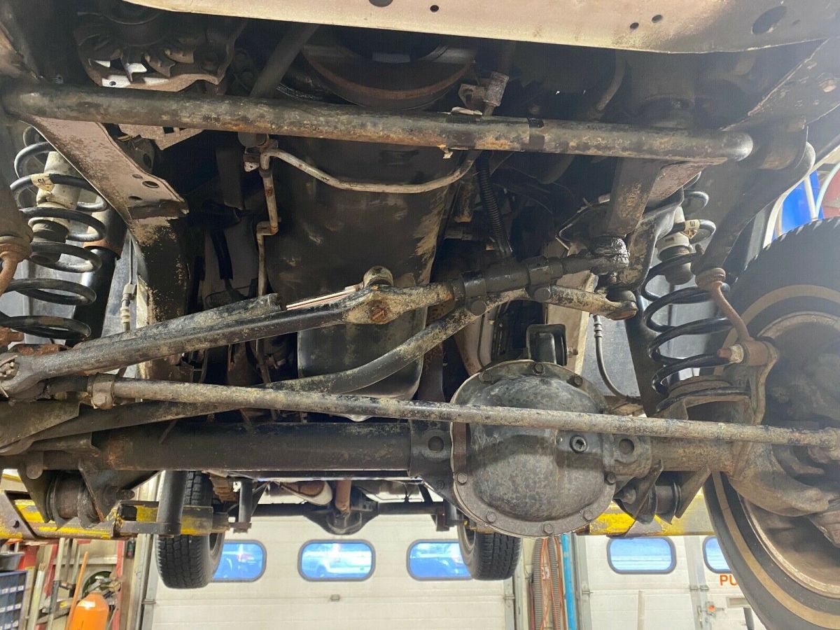 1990 Jeep Cherokee - photo 11