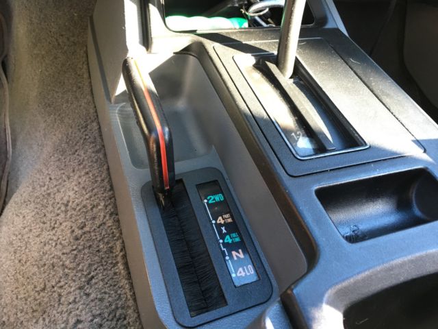 1990 Jeep Cherokee Limited Sport Utility 4-Door - photo 10