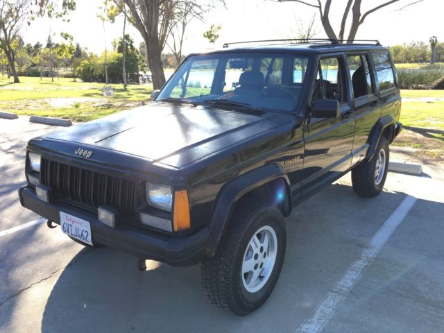 1990 Jeep Cherokee Limited Sport Utility 4-Door - photo 2