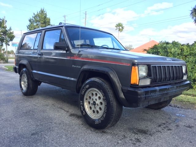 1990 Jeep Cherokee Sport XJ 2 Door 5 Speed 4.0L 6 CYL 118K Low Miles NO RESERVE 1990 Jeep Cherokee Sport Sport Utility 2-Door