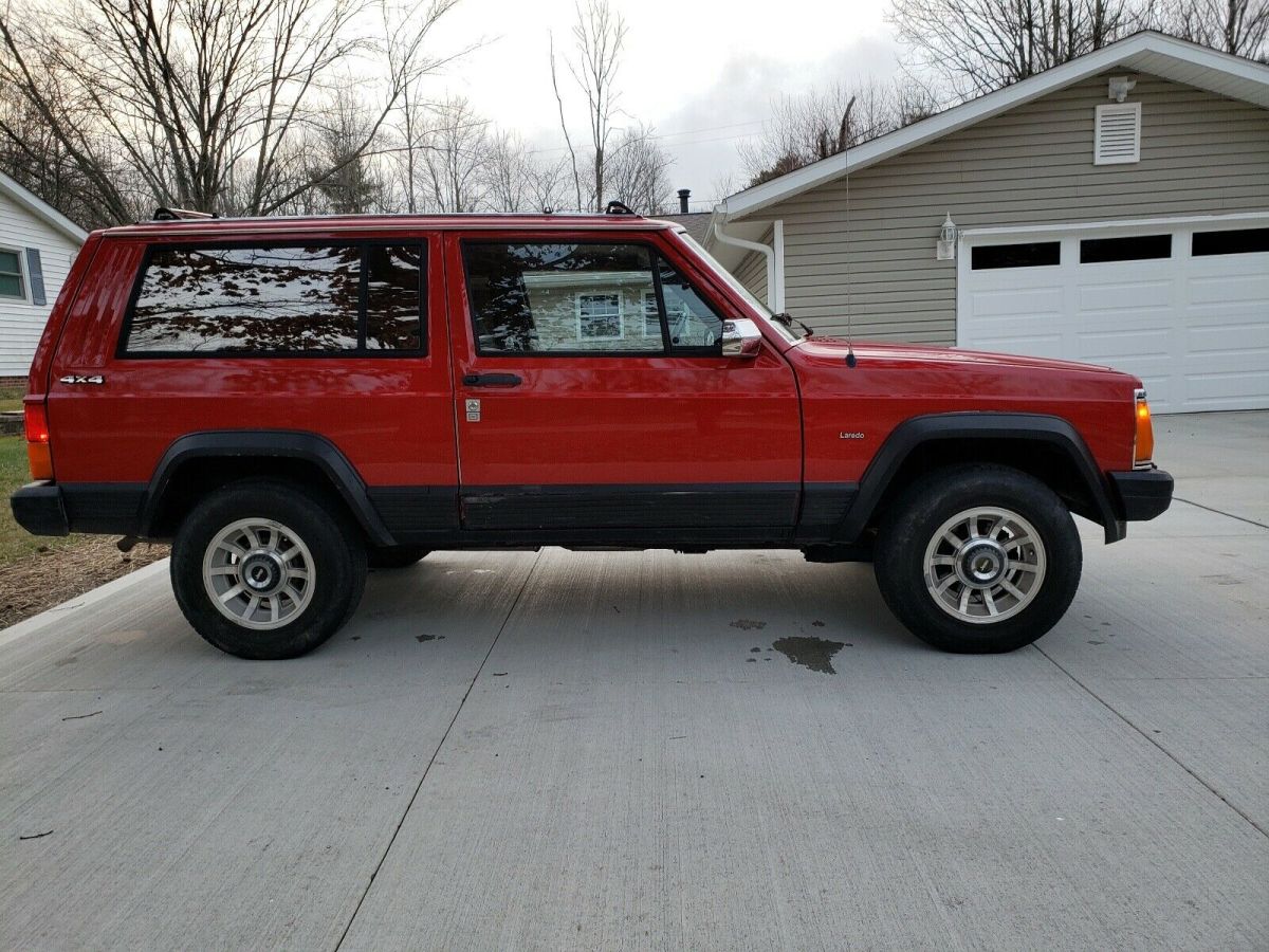 1990 Jeep Cherokee LAREDO - photo 2