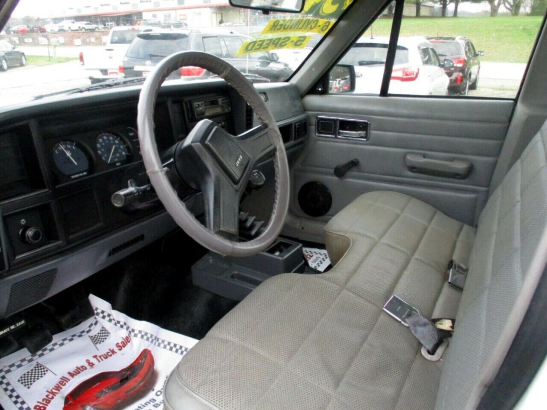 1990 Jeep Comanche Base Short Bed - photo 10