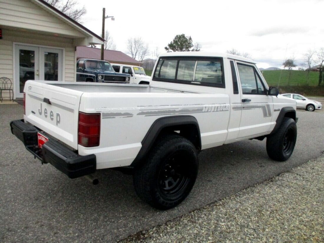 1990 Jeep Comanche Base Short Bed - photo 2