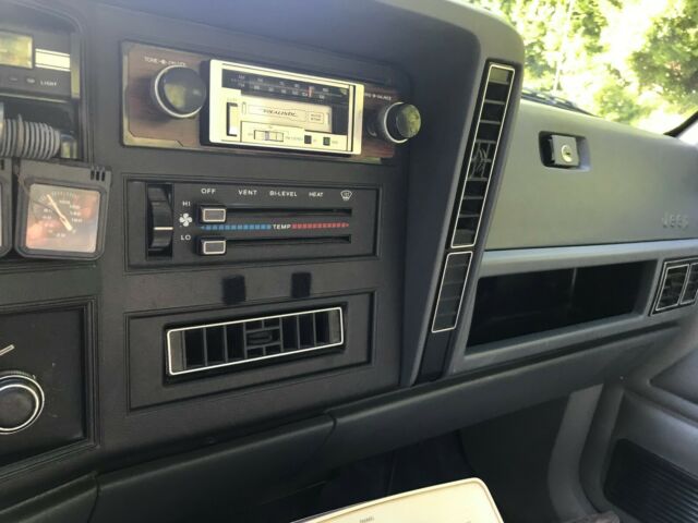 1990 Jeep Comanche Standard - photo 4