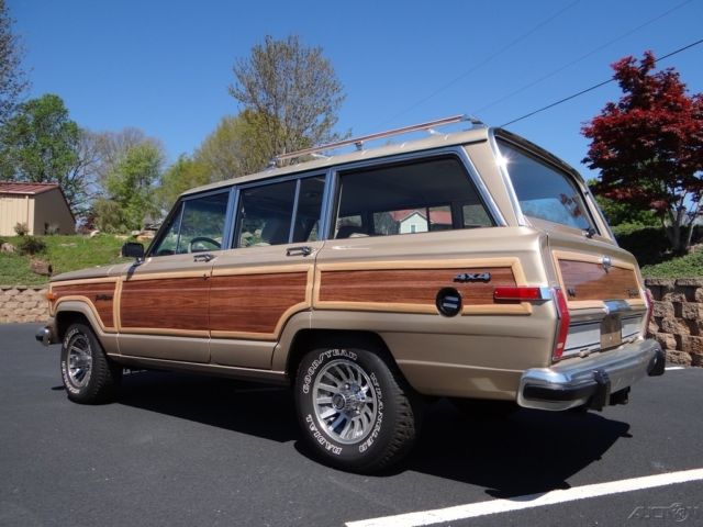1990 Jeep Wagoneer Base Sport Utility 4-Door - photo 4