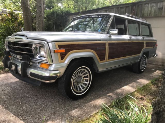 1990 Jeep Grand Wagoneer 100% Rust Free Rare Metallic Silver Must See!! 1990 Jeep Wagoneer