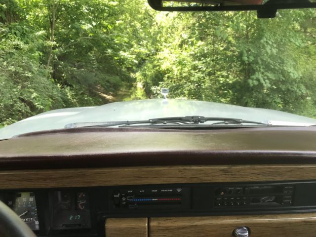 1990 Jeep Wagoneer - photo 13