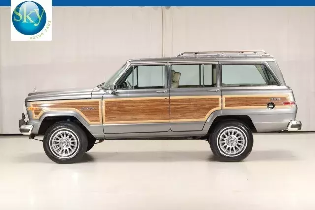 1990 Jeep Grand Wagoneer 101303 Miles Dover Gray Metallic SUV 5.9L 8-Cyl Eng 1990 Jeep Wagoneer 4WD