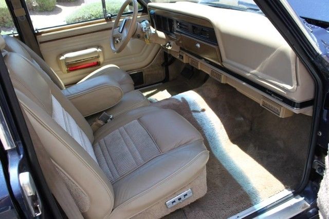 1990 Jeep Wagoneer -- - photo 8