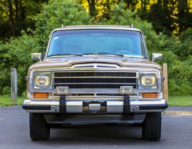 1990 Jeep Wagoneer Grand Wagoneer 4x4 Woody Serviced CARFAX 106k MI V8 - photo 11