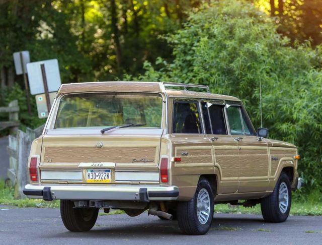 1990 Jeep Wagoneer Grand Wagoneer 4x4 Woody Serviced CARFAX 106k MI V8 - photo 4