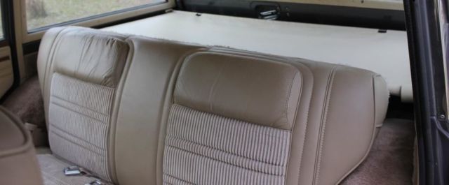 1990 Jeep Wagoneer - photo 2