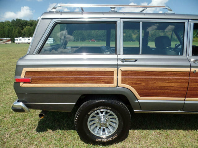 1990 Jeep Wagoneer 4dr Wagon 4WD - photo 9