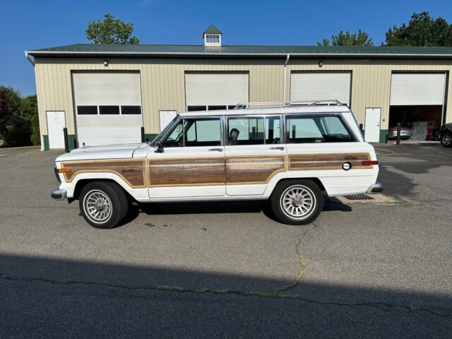1990 Jeep Grand Wagoneer - photo 3
