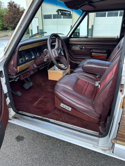 1990 Jeep Grand Wagoneer - photo 7