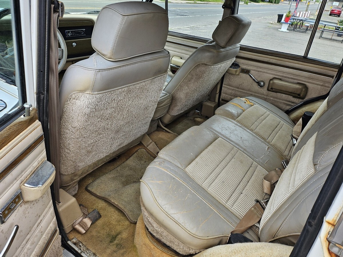 1990 Jeep Wagoneer - photo 8