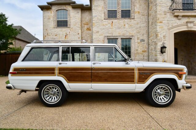 1990 JEEP GRAND WAGONEER WHITE/RED 69K MILES EXCELLENT ORIGINAL EXAMPLE MUSTSEE 1990 Jeep Wagoneer GRAND WAGONEER