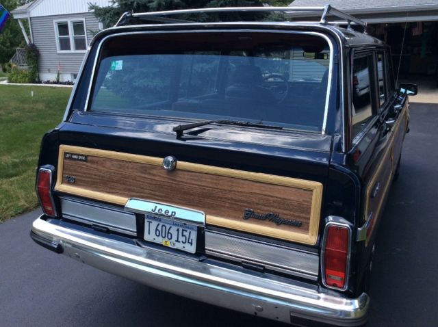 1990 Jeep Wagoneer Woodie wood grain sides - photo 2