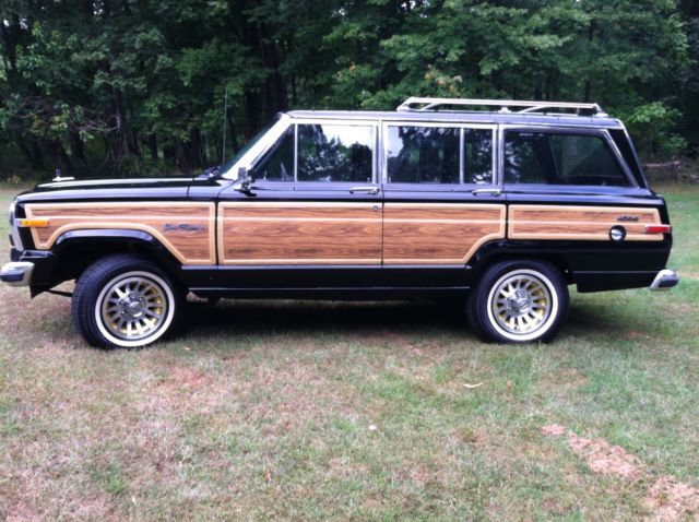 1990 jeep grand wagoner - 36973 Miles - rare black and burgundy finish 1990 Jeep Wagoneer