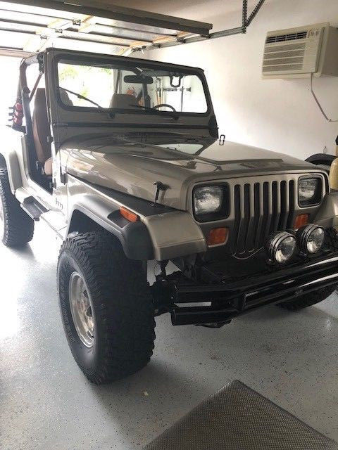 1990 jeep wrangler 107,000 4.2 liter straight 6 1990 Jeep Wrangler Sahara