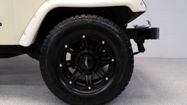 1990 Jeep Wrangler Fuel Injected V8 700R4 4 wheel disc - photo 11
