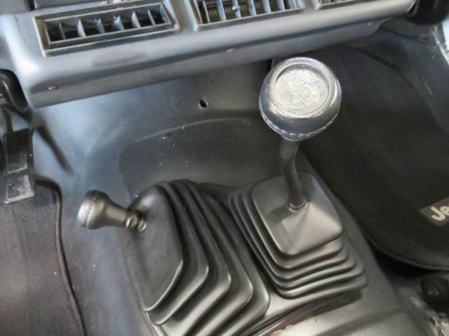 1990 Jeep Wrangler Base 2dr 4WD SUV - photo 3