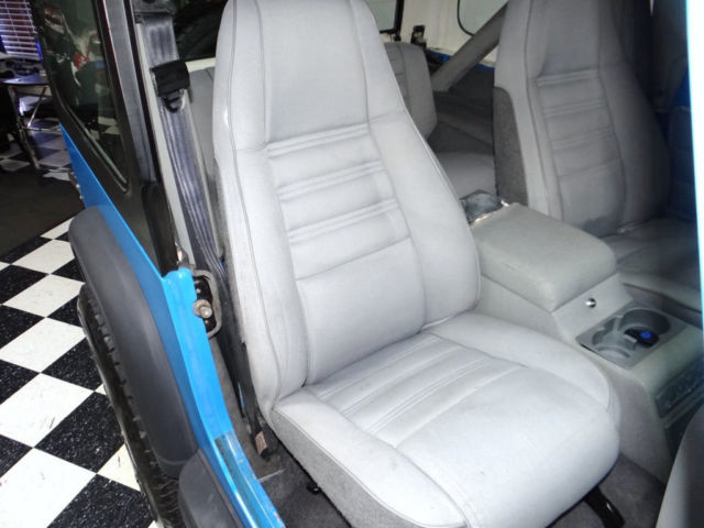 1990 Jeep Wrangler 2dr Islander - photo 10