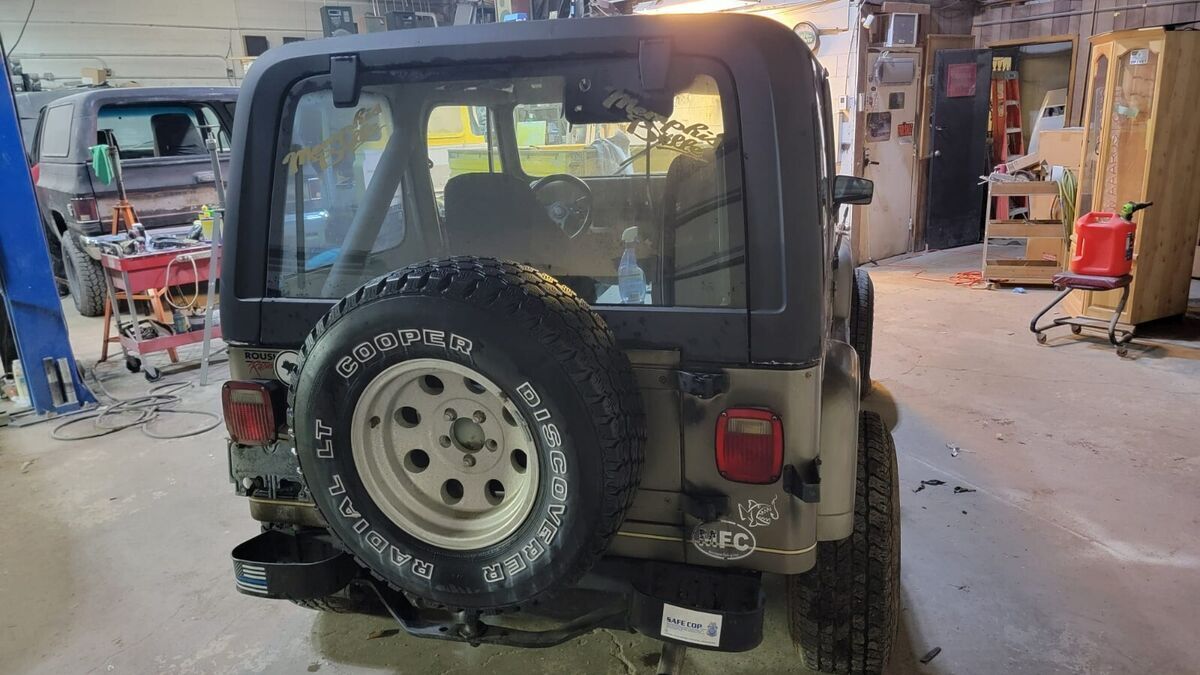 1990 Jeep Wrangler - photo 2