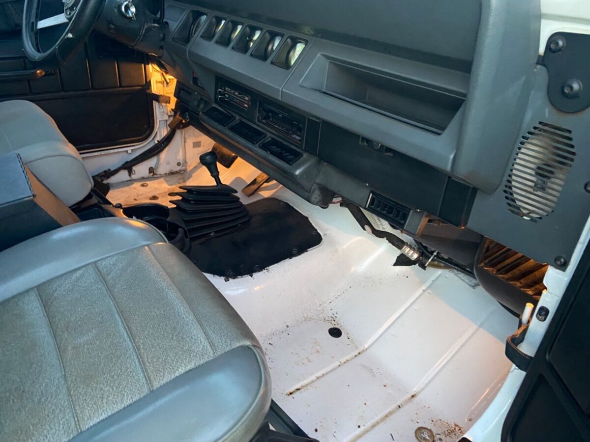1990 Jeep Wrangler - photo 10