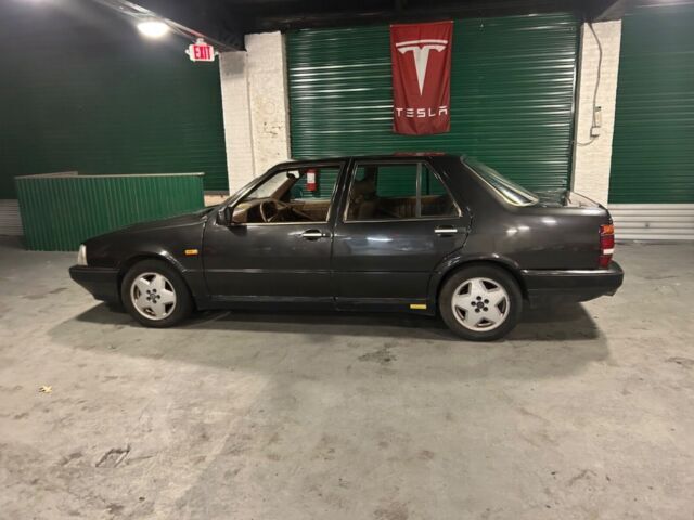 1990 Lancia Thema 8.32 Ferrari 3.0L V8 Engine 5-Speed Manual Transmission 1990 Lancia Thema