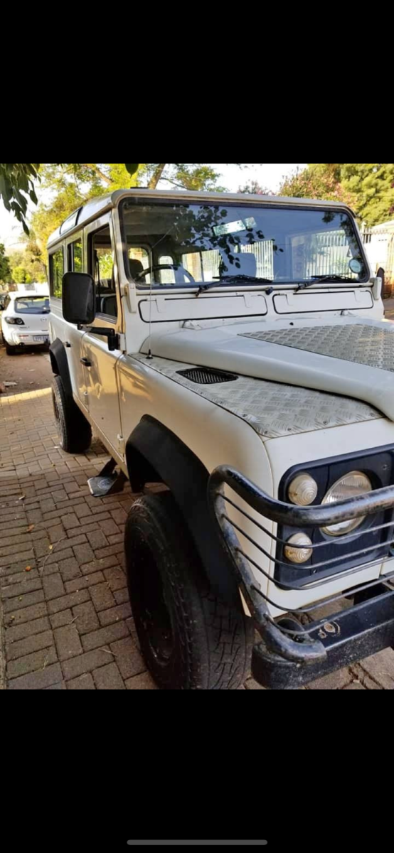 1990 LAND ROVER DEFENDER 110 200TDI/RARE FIND/LOW MILES/VERY CLEAN 1990 Land Rover Defender