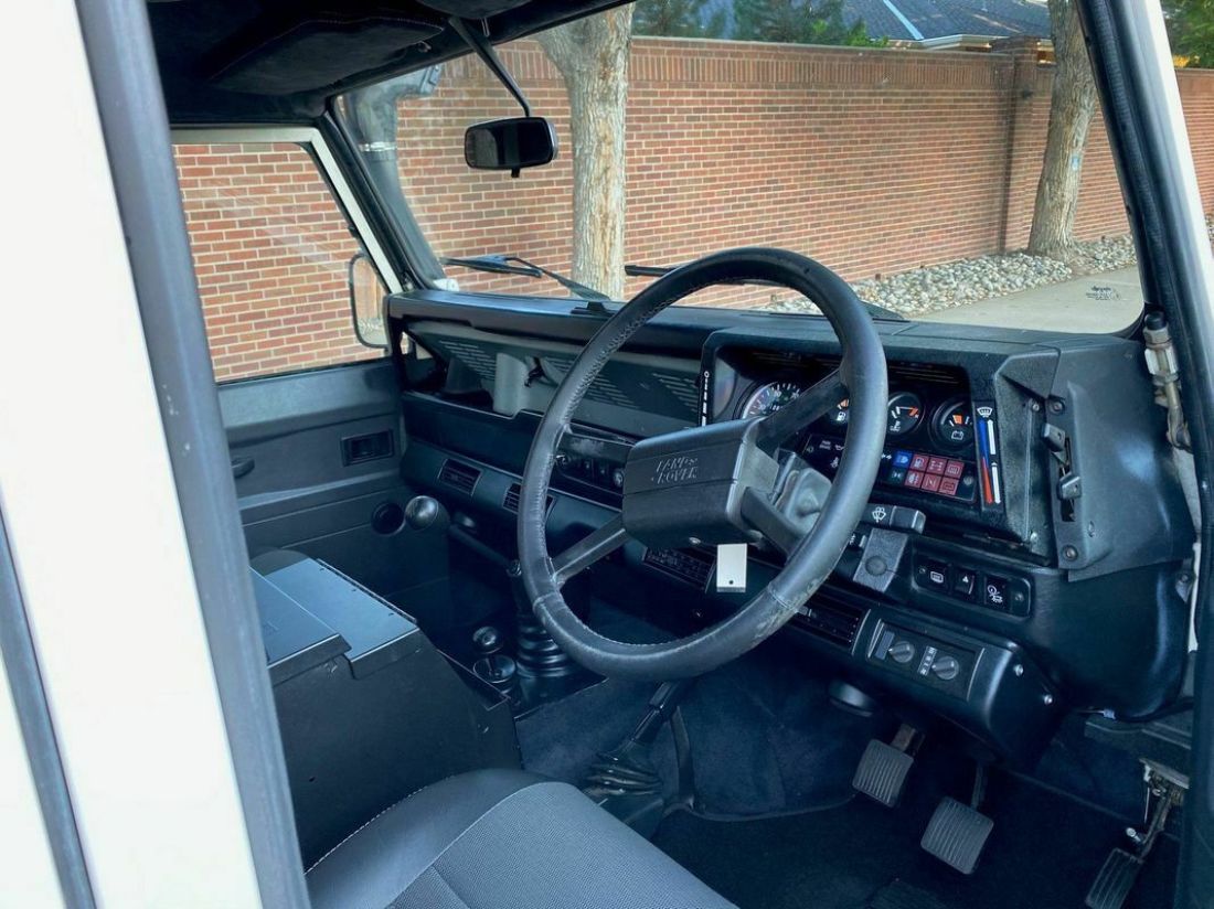 1990 Land Rover Defender Alcantara Headliner, AC, 2.5L Diesel - photo 5