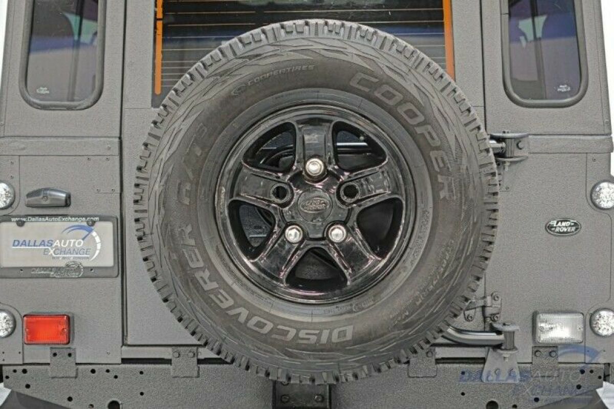 1990 Land Rover Defender 110 - photo 13