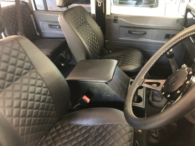 1990 Land Rover Defender County - photo 7