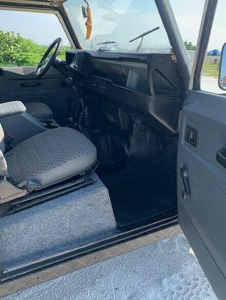 1990 Land Rover Defender 90 - photo 13
