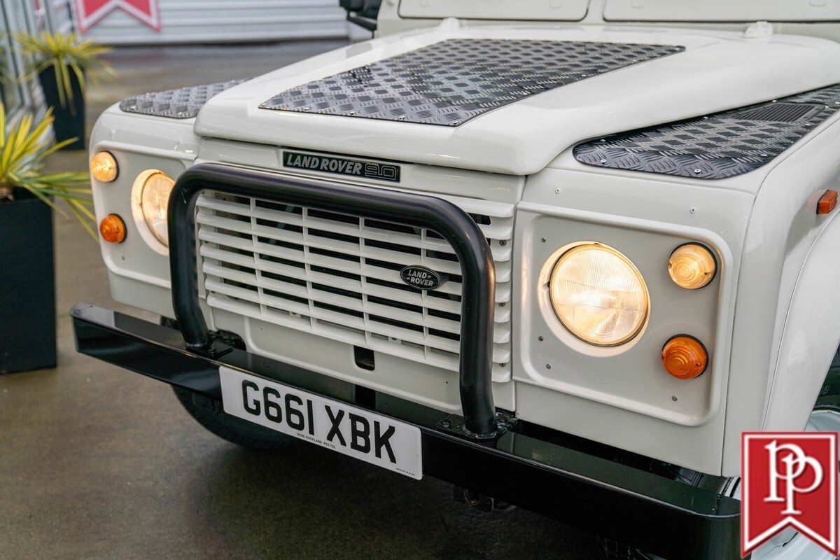 1990 Land Rover Defender 90 - photo 2
