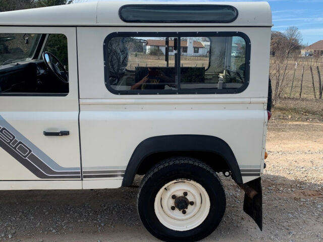 1900 Land Rover Defender 1990 Land Rover Defender 90, NO RESERVE - photo 12