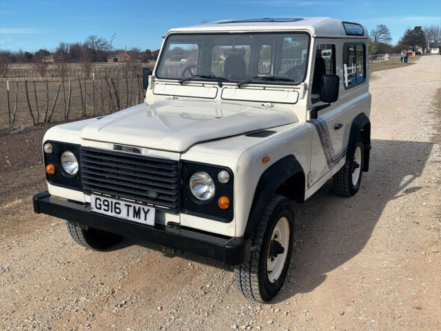 1900 Land Rover Defender 1990 Land Rover Defender 90, NO RESERVE - photo 5