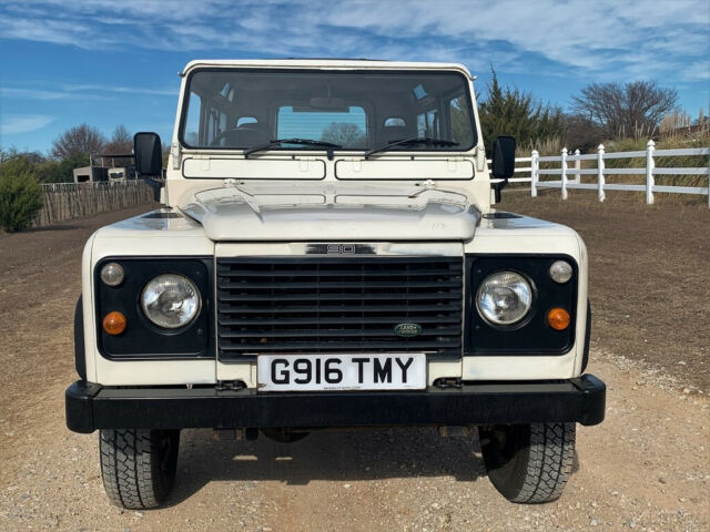 1900 Land Rover Defender 1990 Land Rover Defender 90, NO RESERVE - photo 9