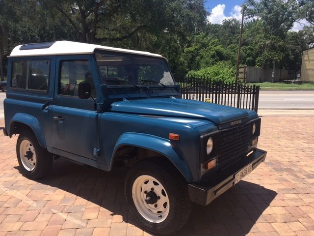 1990 Land Rover Defender SANTANA