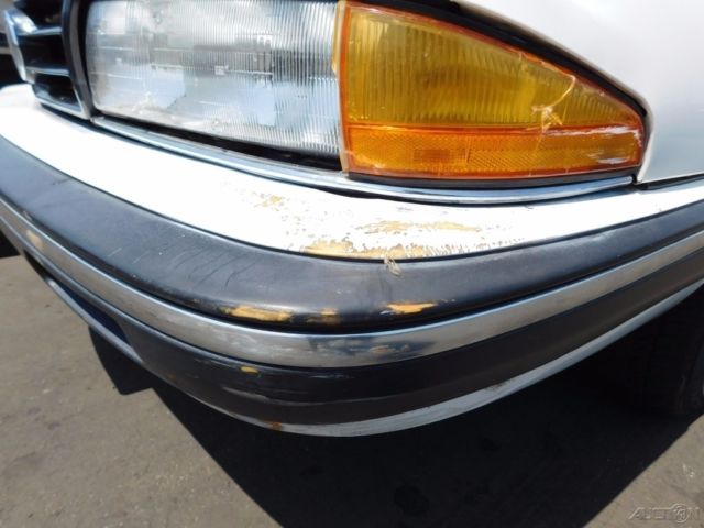 1990 Pontiac Bonneville LE - photo 12