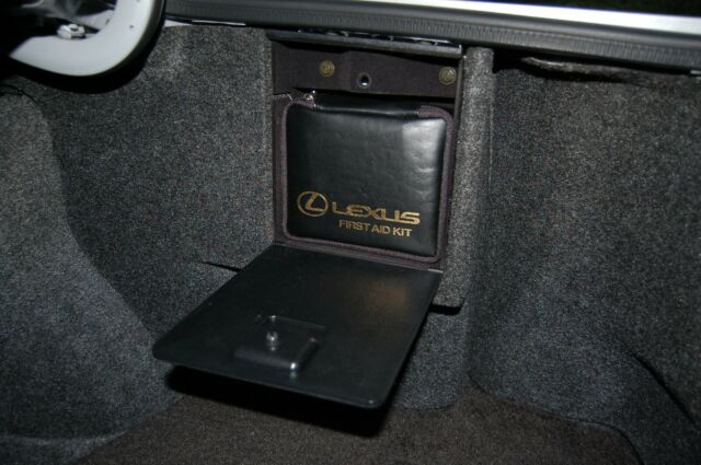 1990 Lexus LS Luxury Sedan - photo 6