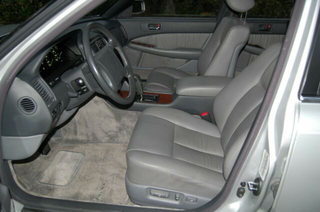 1990 Lexus LS Luxury Sedan - photo 8