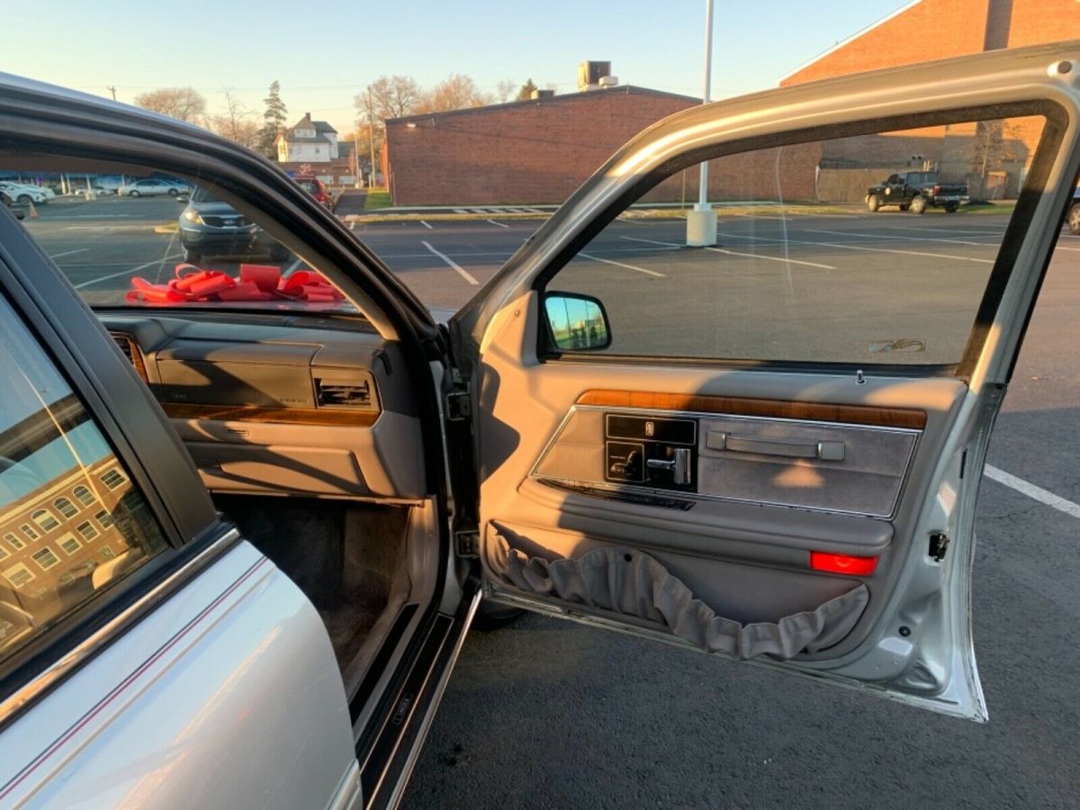1990 Lincoln Continental EXECUTIVE SERIES - photo 11