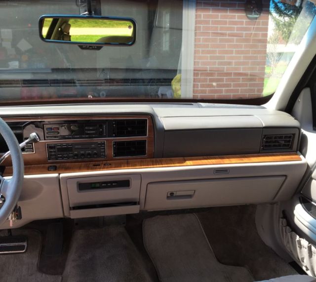 1990 Lincoln Continental - photo 10