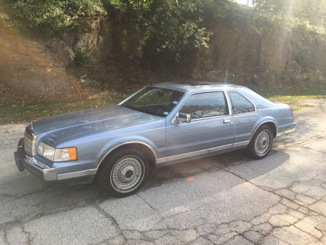 1990 Lincoln Mark Series Bill Blass Sedan 2-Door