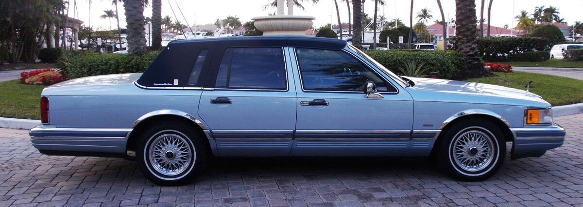 1990 Lincoln Town Car - photo 2