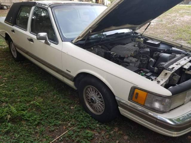 1990 Lincoln Town Car - photo 12